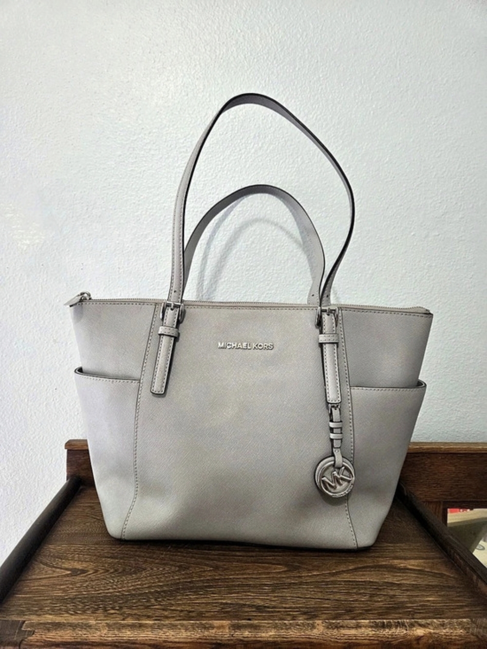 Michael Kors Jet Set Travel Medium Top-Zip Tote Gray